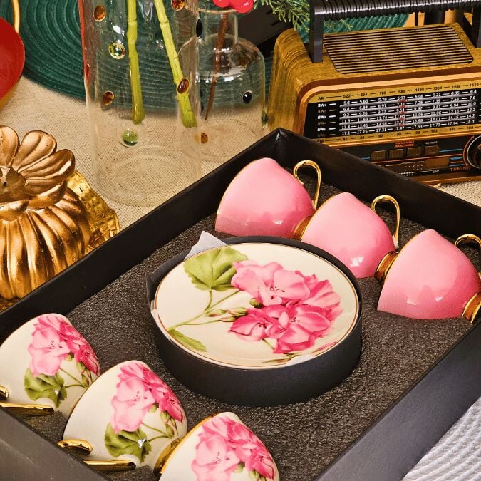 Smyrna Pembe Gold Çiçekli 6 Kişilik Porselen Kahve Fincan Takımı Harlem-725