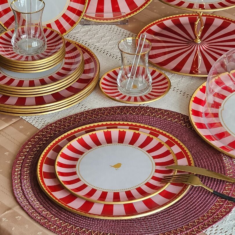 34 Parça Pink Bird Altın Yaldızlı 6 Kişilik Pasta Çay Servis İkram Takımı