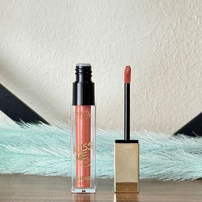 Sudedi Home Kiss Me Shine Lip Gloss - Şeftali Tonlarında Işıltılı Dudak Parlatıcısı